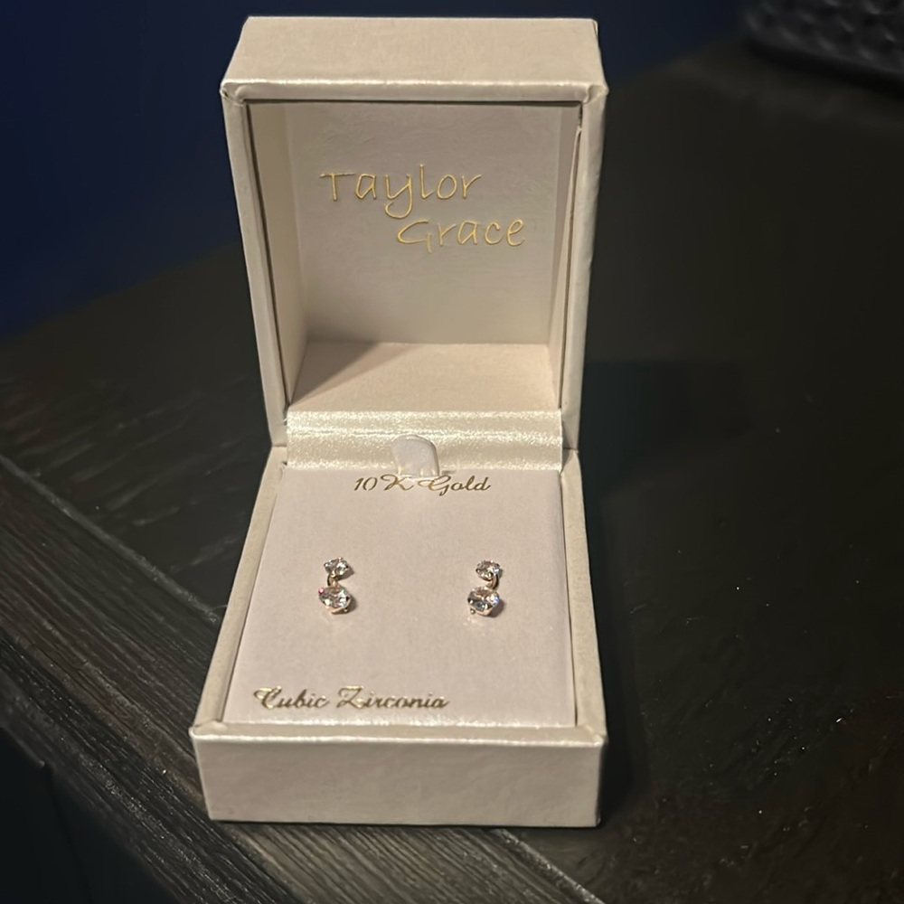 10k gold earrings